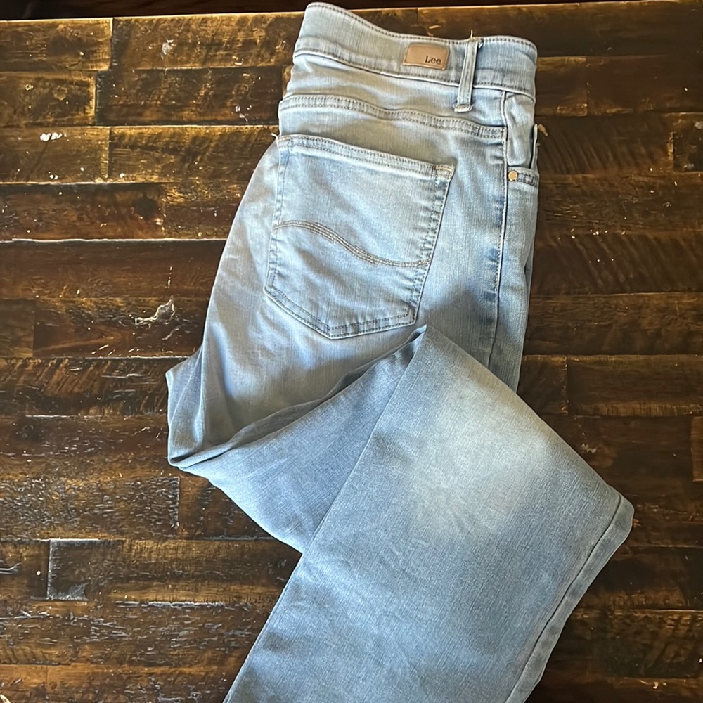 Lee regular fit, straight leg, mid rise jeans